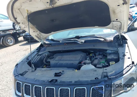 2018 Jeep Compass Latitude 4X4 from USA, damaged, VIN 3C4NJDBB3JT115429